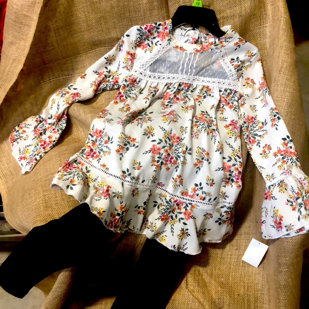 2 piece set- Floral blouse and leggings